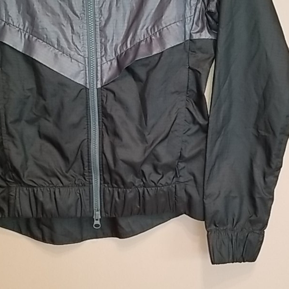 Nike jacket - Picture 3 of 10